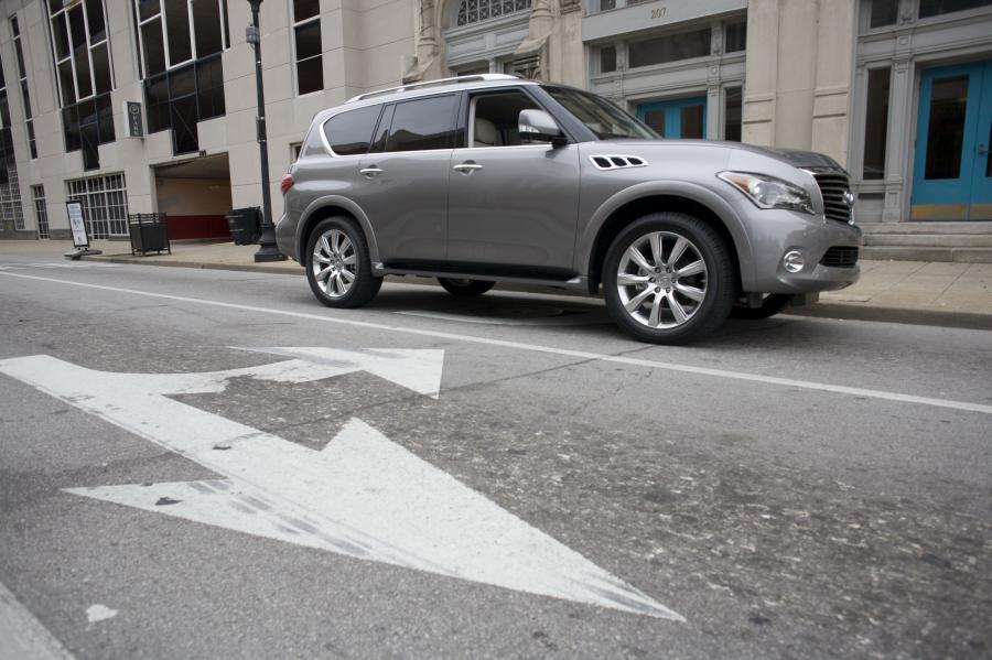 Infiniti QX56 2011 года  (фото 56 из 74)